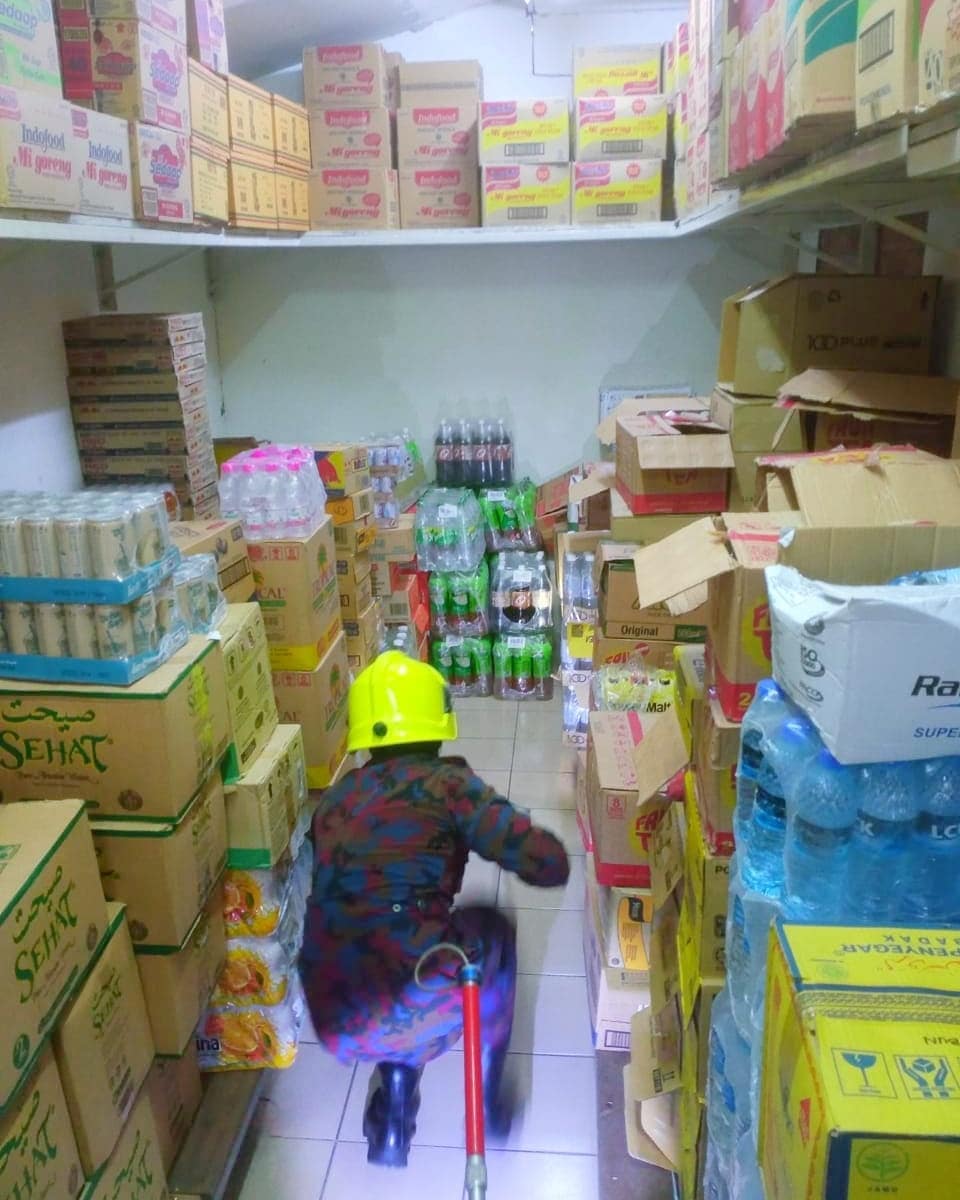 ULAR TEDUNG DI DALAM KEDAI MINI MART SUNGAI KEBUN 1.jpg